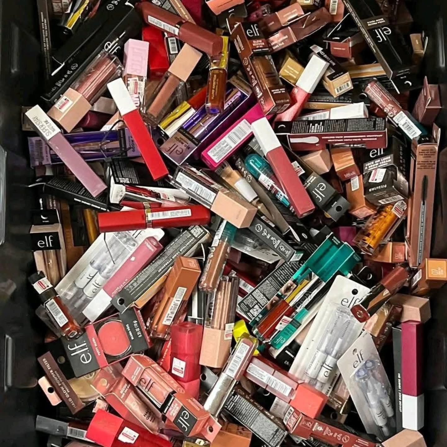 Cosmetics & Beauty Products - Image 4